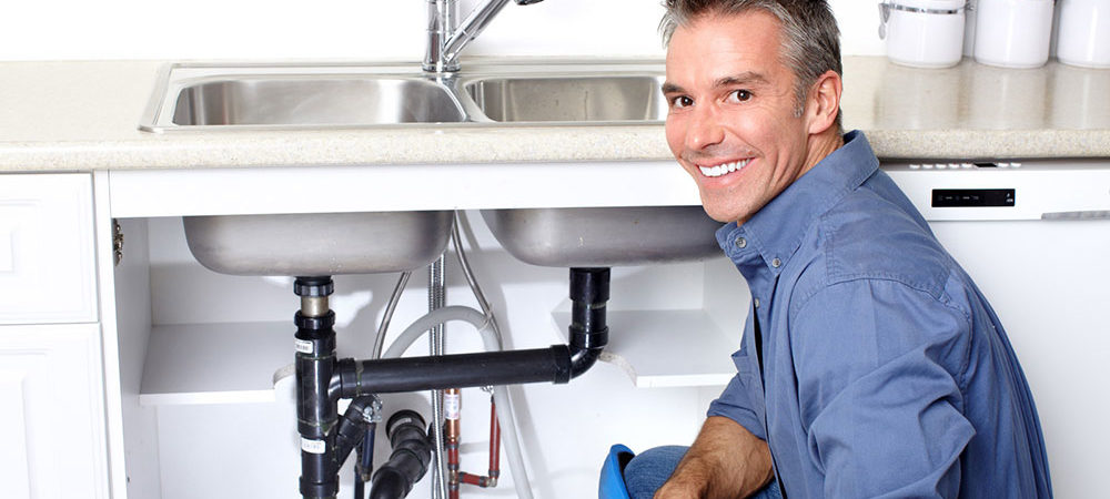 10 Reasons to Become a Plumber